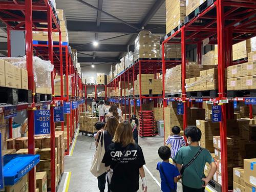 「子ども参観」倉庫見学の様子